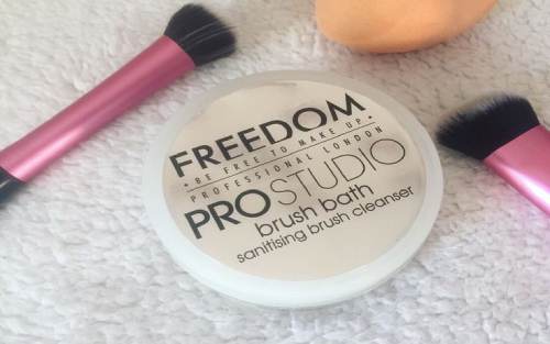 Freedom Makeup Pro Studio Brush Bath - theadultwomen.com